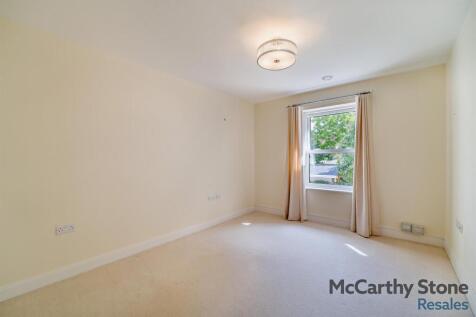 Living Room: