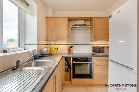 8598410-interior11.JPG