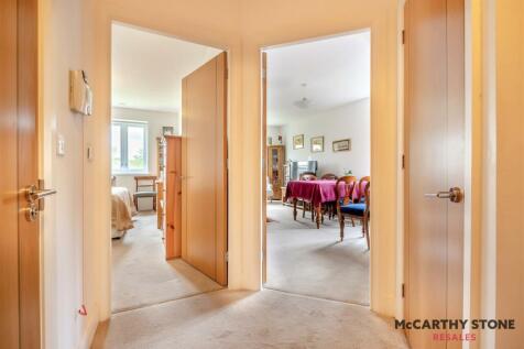 8598410-interior08.JPG