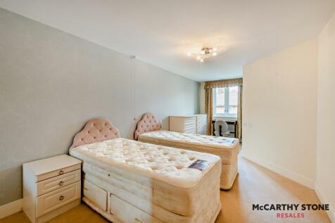 8599175-interior10-800.JPG