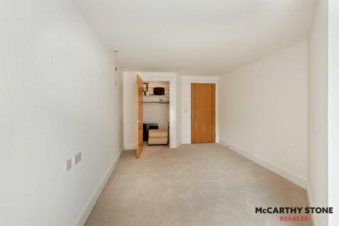 8610220-interior03-800.JPG
