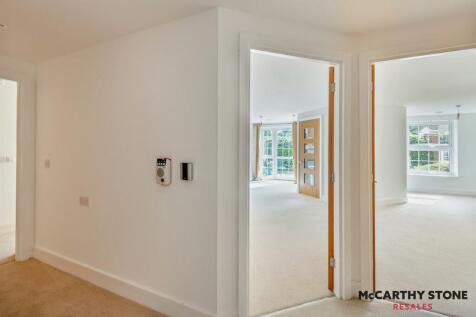 8610220-interior11-800.JPG