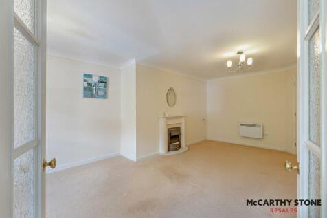 8610103-interior08-800.JPG