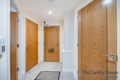 8654543-interior10.jpg