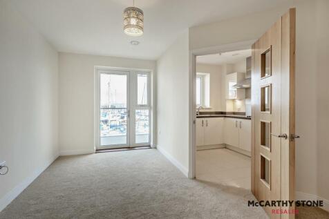8611719-interior18-800.JPG