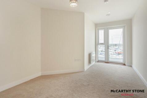 8611719-interior08-800.JPG