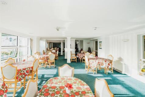 Interior 1.jpg