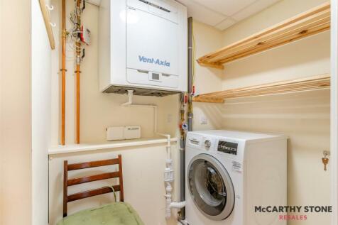8616531-interior17.JPG