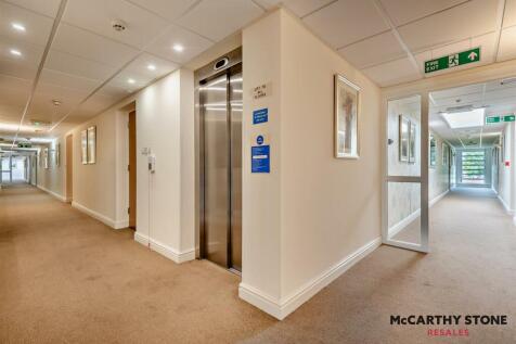8615840-interior18-800.jpg