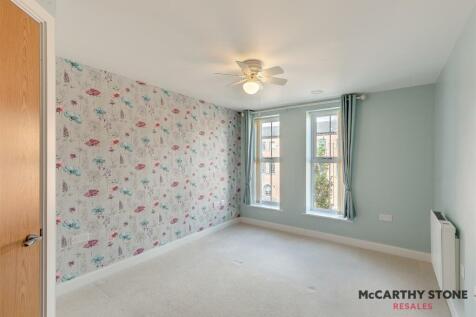8619679-interior03.JPG
