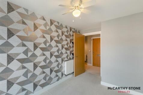 8619679-interior17.JPG