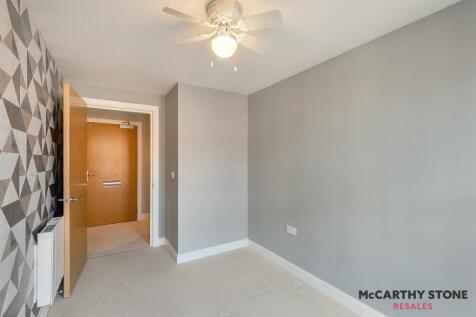 8619679-interior16.JPG
