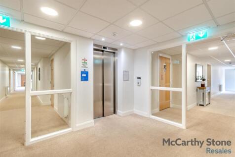 8648832-interior10.jpg