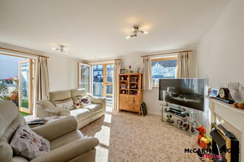 Open Plan Living Room/Kitchen