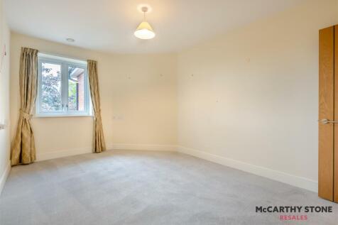 8618395-interior10.jpg