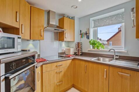 KITCHEN: