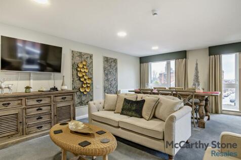 Homeowners Lounge