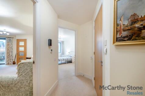 8630660-interior15.jpg