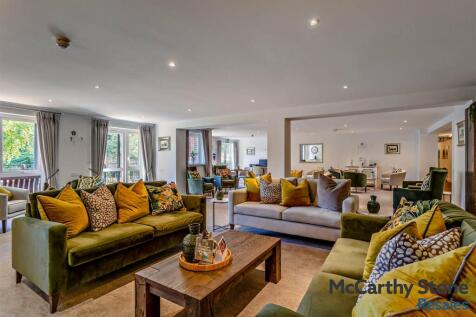 Homeowners Lounge