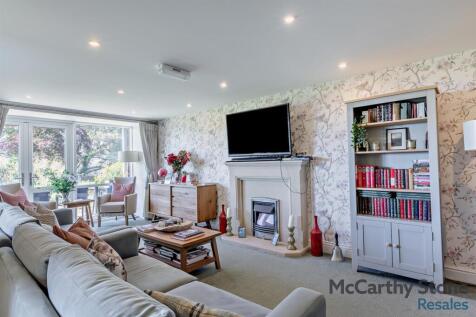 Homeowners Lounge