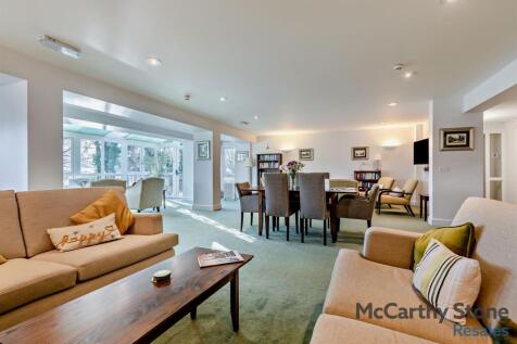 Homeowners Lounge