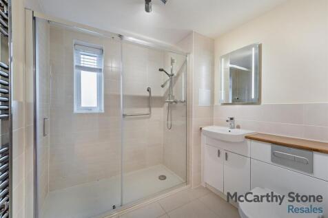 Shower Room: