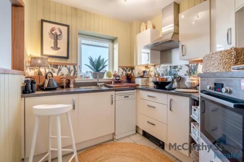8633420-interior02.jpg
