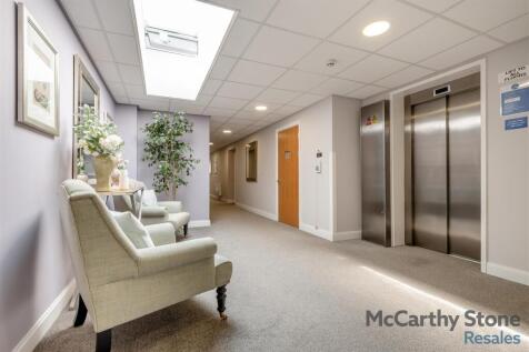8650803-interior30.jpg