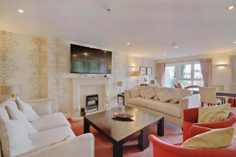 Homeowners Lounge
