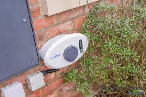 8634606-exterior13.jpg