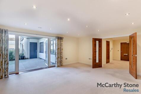 Open Plan Living Room/Kitchen