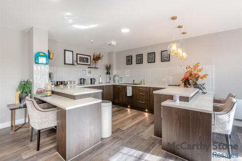 8639233-interior18.jpg