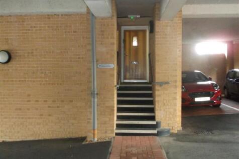 Direct access Apt.9.JPG