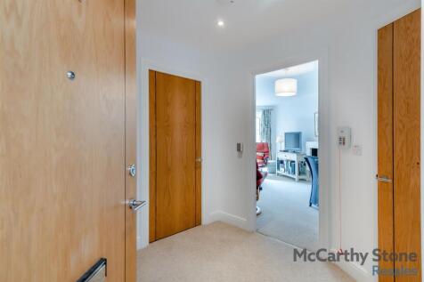 8639383-interior15.jpg