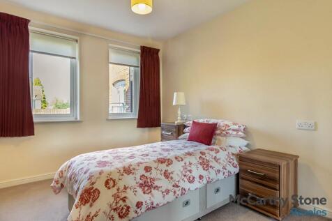 8642431-interior02.jpg