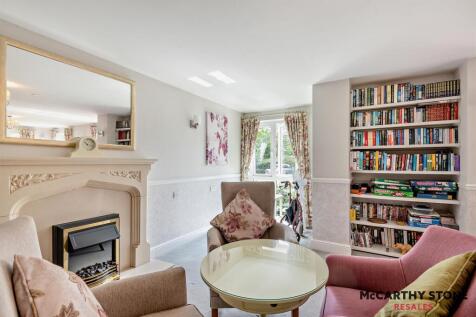 Homeowners Lounge