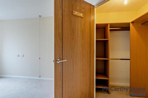 Walk in wardrobe