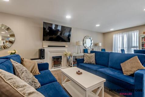 8604864-interior18-800.JPG
