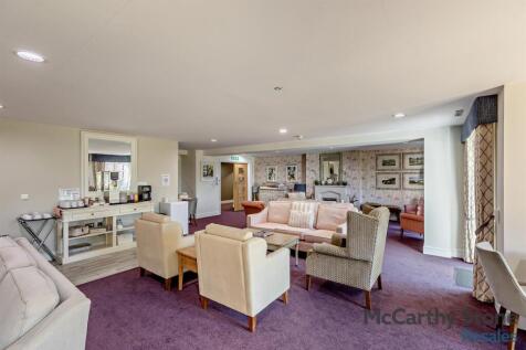 Homeowners Lounge