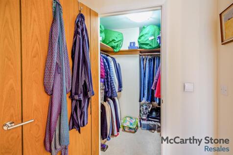 Walk in wardrobe