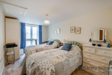 8641374-interior10.jpg