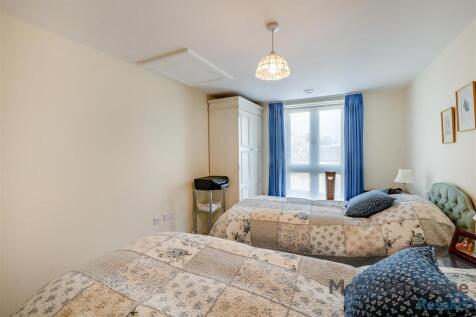 8641374-interior12.jpg