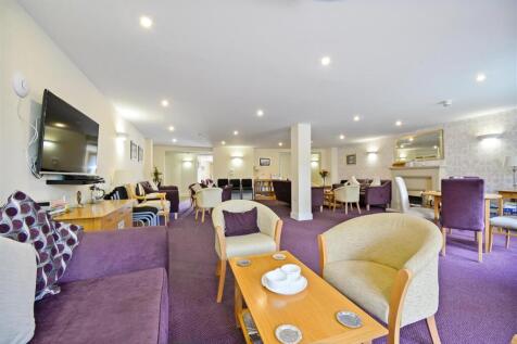 Chinnerys Court communal lounge.jpg