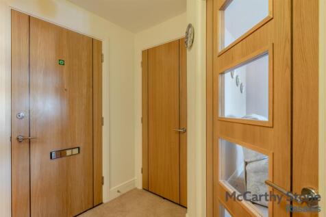 8642343-interior10.jpg