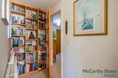 8646785-interior10.jpg