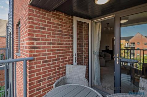 8646317-exterior06-800.jpg
