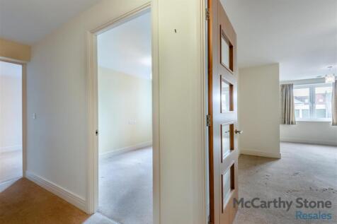8637561-interior02.jpg