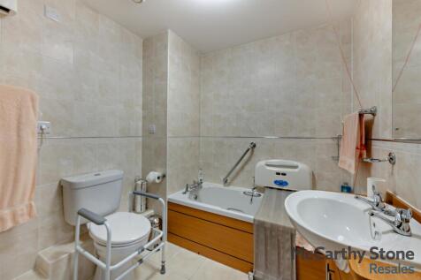 Bath &amp; Shower Room