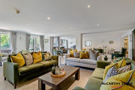 Homeowners Lounge