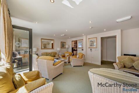Homeowners Lounge